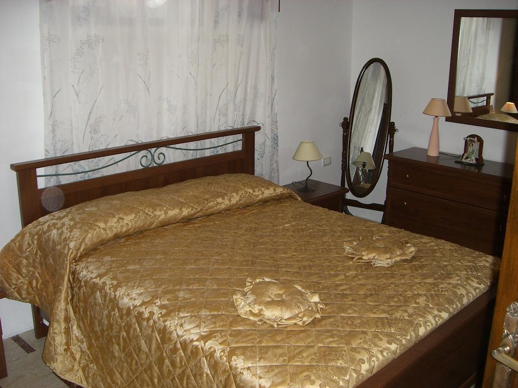Sa Domu Sarda Casa Vacanza Piscinas Chambre photo