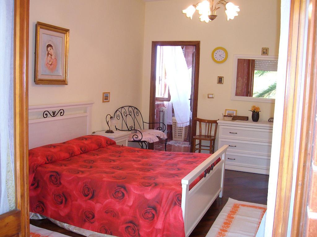 Sa Domu Sarda Casa Vacanza Piscinas Chambre photo
